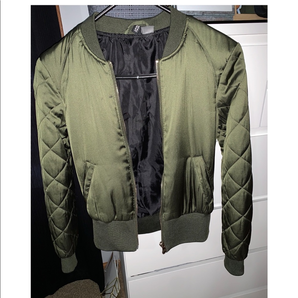 ARMY GREEN BOMBER JACKET